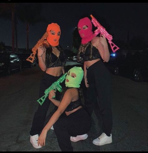 Halloween Costumes Trio, Gangster Halloween Costumes, Aesthetic Halloween Costumes, Cute Halloween Costume, Cute Group Halloween Costumes, Halloween Costumes For Teens Girls, Match Pfp, Bff Halloween Costumes, Best Friend Halloween Costumes