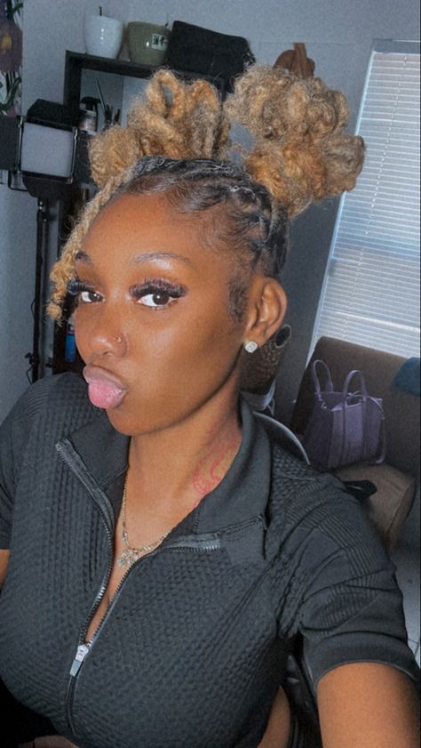 Cute Short Locs Hairstyles, Locs Hairstyles Medium Length, Styles For Medium Length Locs, Medium Locs Hairstyles For Women, Medium Length Dreads Styles For Women, Shoulder Length Dreads Styles For Women, Loc Styles For Prom, Petal Loc Styles, Medium Length Locs Hairstyles For Women