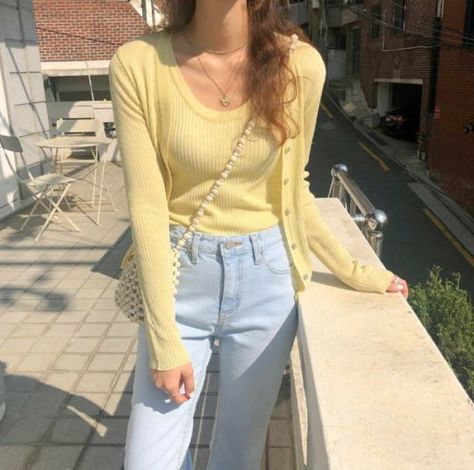 Mode Pastel, Mode Ulzzang, Comfy Clothing, Street Style Grunge, Yellow Outfit, Korean Girl Fashion, Korean Fashion Trends, Japanese Street Fashion, Ulzzang Fashion