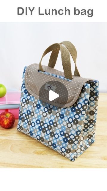 How To Make A Lunch Bag Diy, How To Sew A Lunch Bag, Diy Lunch Bag Pattern Free, Lunch Bag Pattern, Diy Lunchbox, Lunch Bags Pattern, Diy Lunch Bag, Small Lunch Bags, Homemade Lunch