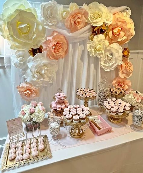 Champagne Color Dessert Table, Pink White And Gold Party Decoration Dessert Tables, White And Gold Treats Dessert Tables, Pink Floral Dessert Table, Wedding Cake And Cupcake Display Gold, Gold Serving Tray, Flower Desserts, Gold Cake Stand, Tall Glass Vase