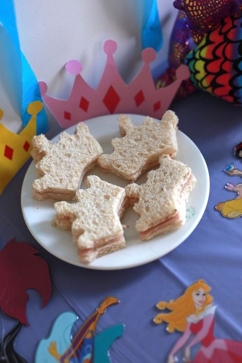 Fairytale Party Food Ideas, Fairytale Party Food, Cinderella Tea Party, Cinderella Theme, Fairytale Party, Princess Tea Party, Cinderella Party, Cinderella Birthday, Baby Shower Food