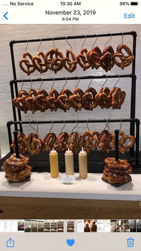 Pretzel Bar Wedding, Wedding Pretzels, Pretzel Bar, Doughnut Stand, Bar Industrial, Pretzel Bars, Jacobean Stain, Wedding Appetizers, Donut Bar