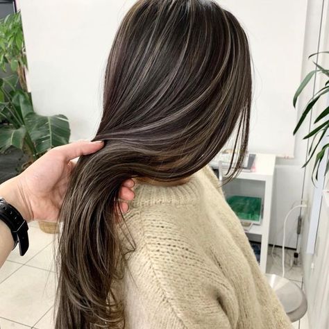 Boliage Hair, Long Hair Ideas, Rambut Brunette, Ash Hair Color, Brown Hair Inspo, Hair Inspiration Long, Hair Color Streaks, Brunette Hair With Highlights, M Instagram