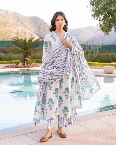 Vani cotton kurta set is the newest bloom in our summer garden. It’s hard to beat the elegance and simplicity of a handblock printed kurta on an ivory base, combined with a flowy, almost poetry like mulmul dupatta. We’re in love, what about you? Now retailing online. Soon to arrive at stores. Shipping worldwide. #pinklay #handblockprinted #cottonkurti #cottonkurtasets #mulmuldupatta #newlaunch #malhar #summervibes #madeinindia Mulmul Kurta, Kaftan Kurta, Cotton Kurta Set, Kids Print, Dupatta Set, Cotton Kurta, Block Dress, Kurta Set, Summer Garden