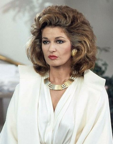 Stephanie Beecham, Dynasty 1980s, Stephanie Beacham, Dynasty Tv Show, Hair Dressers, Dynasty Clothing, Linda Evans, 60s Women, Bouffant Hair