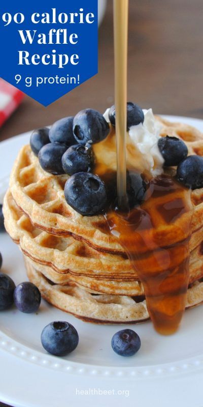 Low Fat Waffle Recipe, Low Calorie Waffle Recipe, Yogurt Waffle Recipe, Greek Yogurt Waffles, Mini Waffle Recipe, Low Calorie Pancakes, Calorie Breakfast, Low Carb Waffles, Low Calorie Protein