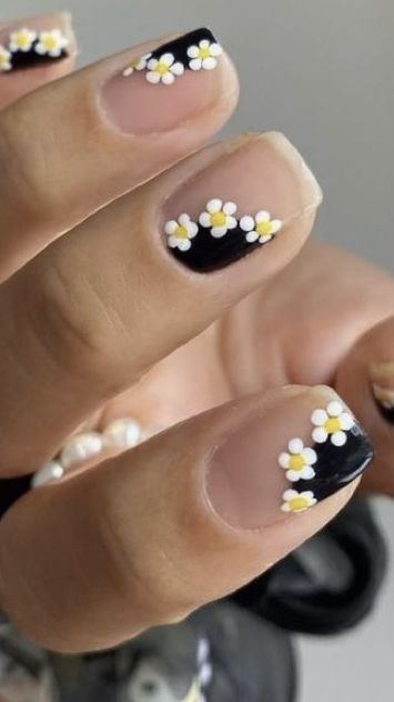 Gel Nails Daisy, Short Flower Nail Designs, Cat Themed Nails, Bug Nails Art, Zoo Nails, Short Round Nails Designs, Cute Animal Nail Art, Simple Flower Nail Art, Animal Nail Designs