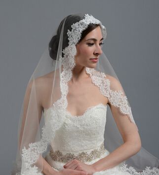 >> Click to Buy << In Stock Short Bridal Veil One Layer Simple Stunning Beautiful Lace Edge Wedding Veil #Affiliate Simple Beach Wedding Ideas, Mexican Wedding Ideas, Lace Mantilla Veil, Ivory Wedding Veils, Simple Beach Wedding, Activities For Wedding, Crystal Wedding Dress, Wedding Bridal Veils, Hijab Wedding Dress