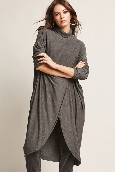 Turtleneck Tulip Hem Tunic Outfit Con Jeans, Cropped Tees, Outfits Con Jeans, Cardigan Sweaters, The Authority, Women's T Shirts, Casual Blouse, Beauty And Fashion, Shop Dresses