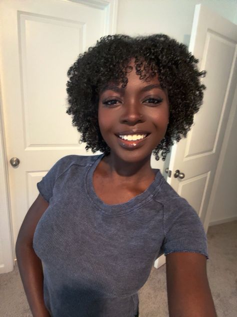 Coily Hair Short, School Baddie, Short Hair Twist Styles, Natural Hair Woman, Vintage Hairstyles Tutorial, Curly Fro, Natural Curly Hair Cuts, Black Royalty, Quick Natural Hair Styles