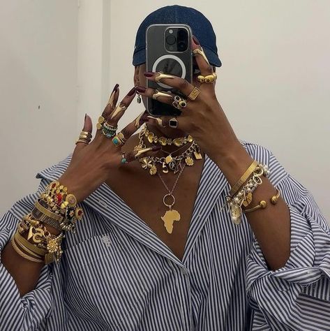 stylistlalatoodope on Instagram: "I’m definitely in my maximalist jewelry era for sure !!!

I’ve been obsessed with this trend for a while now but I’m fully embracing it this SPRING. This is one of them trends that can turn into your everyday lifestyle… SO BE CAREFUL. & TBH I simply don’t see the problem with that 😌😂 

I find myself putting on every ring and necklace on in my closet this spring just adding that extra sauce to simple outfits. With this maximalist jewelry trend, the MORE, the BETTER ! 

I find myself finding some really great stackable pieces from the thrift store but also from brands like @myperlitas @hawagems_  and of course @sheinofficial etc.
 
Chunky bangles and Charms are super trendy right now so hop in ya mama 2009 jewelry stash box and pull out them vintage pieces Chunky Gold Charm Bracelet, Chunky Maximalist Jewelry, Chunky Gold Jewelry Outfit, Stacked Rings Gold, Cool Jewelry Aesthetic, Gold Jewelry Stack Necklace, Gold Jewelry Maximalist, Maximalist Jewelry Outfit, Maximalist Jewelry Gold