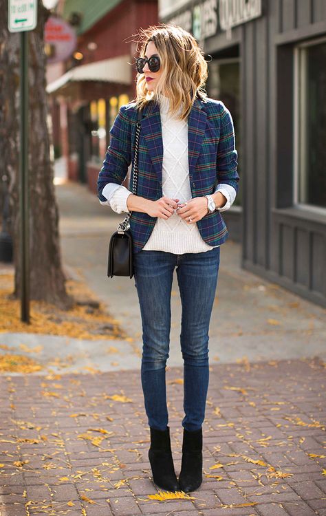 Outfit Trabajo, Plaid Blazer Outfit, Outfits Blazer, Mama Fashion, Fall Blazer, Scottish Fashion, Hello Fashion, Game Face, Hip Style