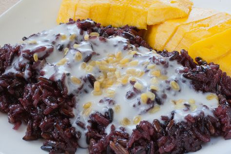 Black Sticky Rice Recipe, Sticky Rice And Mango, Sweet Sticky Rice, Cooking Chicken Wings, Thai Rice, Cooking Whole Chicken, Mango Dessert, Mango Sticky Rice, Dessert Simple