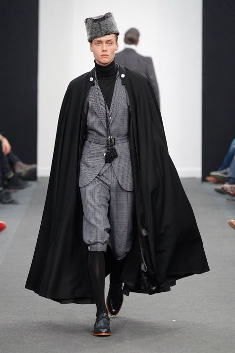 Mens Cape, Moda Kimono, Male Fashion Trends, Mens Fashion Fall, Looks Black, Mens Winter Fashion, Balboa, Fantasy Fashion, Fashion 2020