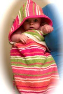 Hooded Towel Tutorial, Baby Gifts To Make, Kids Hooded Towels, Easy Baby Blanket, Baby Bath Towel, Hooded Bath Towels, Hooded Towels, Hooded Baby Towel, Baby Sewing Projects