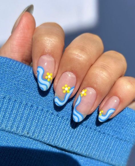 credit: @thenaillologist

Please check the original video (linked)
Follow for more tips ☀︎

#summernails #naildesign #summerinspo Short Summer Nail Art, Easy Summer Nail Art, Yellow Nail Designs, Short Nails Summer, Beachy Nails, Yellow Nail, Summery Nails, Yellow Nails, Chic Nails