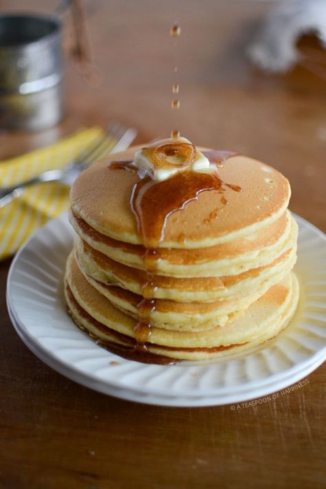 Cornbread Pancakes with Cinnamon Syrup | @simplywhisked #dairyfree #pancakes #dairyfreepancakes #dairyfreebreakfast Dairy Free Pancake Recipe, Pancakes With Cinnamon, Cornbread Pancakes, Cornmeal Pancakes, Dairy Free Pancakes, Energizing Breakfast, Pizza Roll, Cinnamon Syrup, Dairy Free Breakfasts