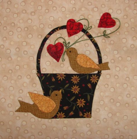 A Tisket A Tasket Bird Apliques, Bird Quilts Applique, Birds In A Basket Quilt Pattern By Eleanor Burns, Felted Wool Crafts, Wool Quilts, Basket Quilt, Applique Templates, Rug Hooking Patterns, Bird Quilt