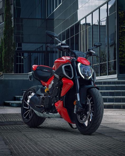 Ducati Diavel V4, Diavel V4, V4 Engine, Red Building, Ducati Motorbike, Tourer Motorcycles, Ducati Motor, New Ducati, Ducati Motorcycle