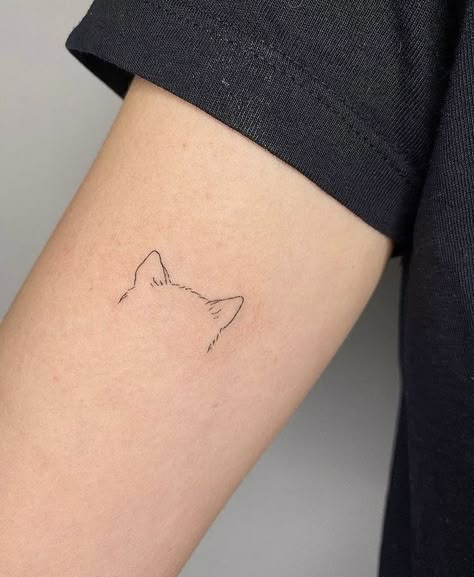 Cat Ears And Whiskers Tattoo, Elegant Cat Tattoo, Subtle Cat Tattoo, Tiny Tattoos Cat, Tatoos Minimal, Small Tattoos Cat, Mini Tattoos Cat, Cat Ears Tattoo, 2 Cats Tattoo