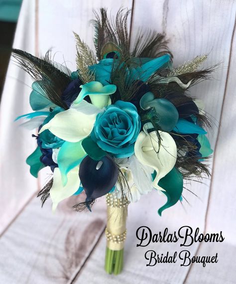 Turquoise Wedding Bouquets, Teal Wedding Bouquet, Teal Beach Wedding, Peacock Bouquet, Turquoise Bouquet, Teal Wedding Colors, Feather Bouquet, Beautiful Wedding Centerpiece, Peacock Wedding Theme