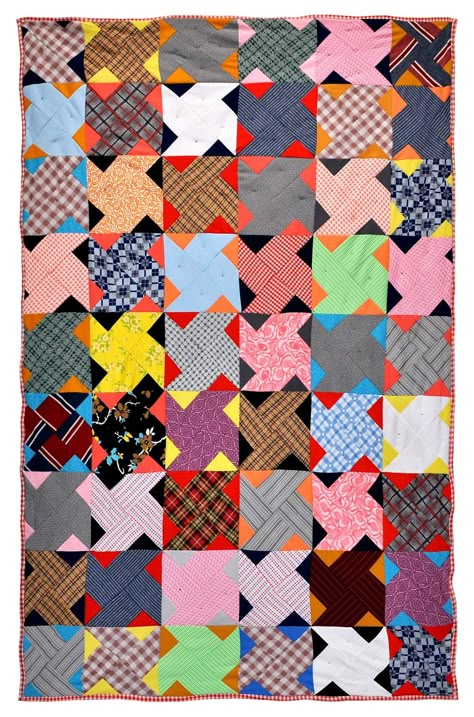 Wonkyworld: Portland Polyester Pinwheel - "Twin Sister" or "Whirled" Pattern Plaid Graphic Design, Handmade Quilts For Sale, Bright Quilts, Plaid Quilt, American Quilt, Star Quilt Patterns, Colorful Quilts, Antique Quilts, Star Quilts