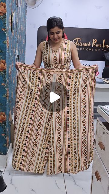 19M views · 849K likes | Talented Ritu Insan on Instagram: "😍😍......" New Kurti Pattern, Cotton Kurti Design, Kurtis Patterns, Clothes Shop Design, Sleeves Design For Kurtis, Plazo Designs, Anarkali Patterns, Kurti Suit, Anarkali Designs