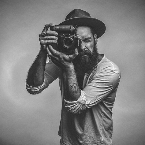 Photographer Self Portrait Men, Photographer Self Portrait, Beard Lover, Beard Life, Photographer Headshots, Famous Photographers, Foto Art, Male Poses, Male Portrait