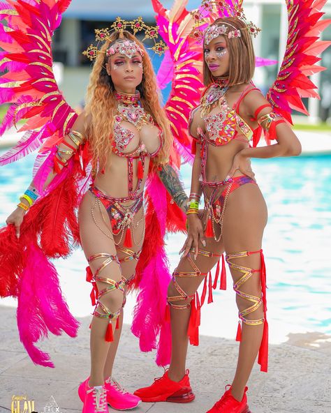 Trouble when the whole crew touch down!! Tag your FAMALAY and let them know Miami Carnival is just a few days away! 👇🏽🥳🥳 Ensure you’ve got your Glam Hub packages secured! Limited spaces left! #carnivalmakeup #carnivalmakeuplook #trinidadcarnival #jamaicacarnival #carnivalmua #makeupinspo #carnivalmakeupinspo #caribbean #caribbeancarnival #carnivalmakeuplooks #miamicarnival #miamimua Jamaica Carnival, Miami Carnival, Trinidad Carnival, Carnival Makeup, Caribbean Carnival, Rio Carnival, Touch Down, Jamaica, The Whole