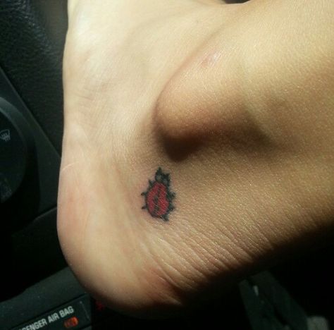 Ladybug Tattoo, Lady Bug Tattoo, Stick N Poke, Funny Feeling, Kids Face Paint, Face Paintings, Growing Old Together, Stick And Poke, Foot Tattoo