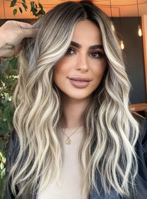 Blonde Balayage Thick Money Piece, Blonde Highlights With Root Smudge And Money Piece, Creamy Blonde Balayage With Money Piece, Blonde Baylage 2024, Blonde Hair Brown Highlights, Neutral Blonde With Shadow Root, Fall Balayage Blonde, Blonde Balayage Fall 2024, Dimensional Blonde With Money Piece