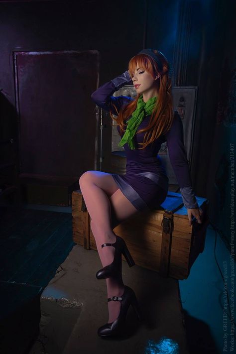 Character: Daphne Blake / From: Hanna-Barbera's 'Scooby Doo' Cartoon / Cosplayer: Anastasya Zelenova (aka Anastasya01) / Photo: GREED (Maria Ilina) (2016) Daphne And Velma Photoshoot, Daphne Blake Cosplay, Daphne Cosplay, Daphne From Scooby Doo, Geek Women, Daphne And Velma, Cartoon Cosplay, Daphne Blake, Cosplay Characters