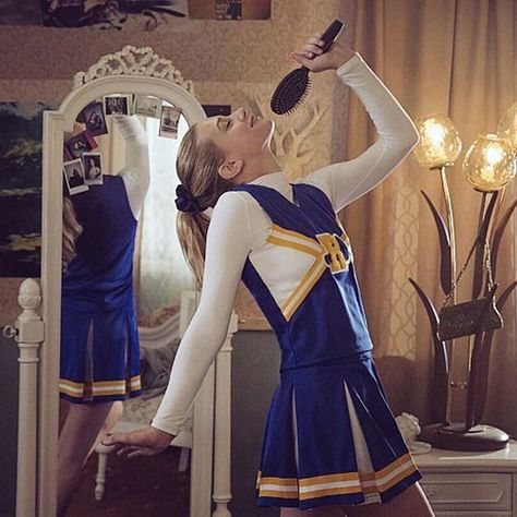 Meet Betty Cooper. Thursday, January 26th at 9pm. Betty Cooper Aesthetic, Cooper Aesthetic, Riverdale Season 1, Betty Cooper Riverdale, Cheerleader Outfit, Riverdale Betty, Riverdale Aesthetic, Riverdale Memes, Betty And Veronica