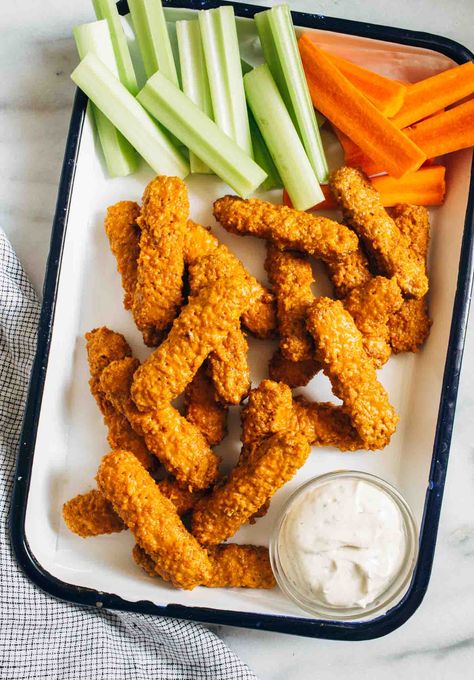 Baked Buffalo Tempeh Wings - Making Thyme for Health Buffalo Tempeh, Marinated Tempeh, Baked Tempeh, Veggie Main Dishes, Tempeh Recipes, Hot Appetizers, Primal Kitchen, Vegan Eggs, Wing Recipes