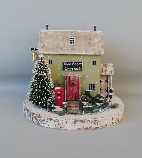 Driftwood Christmas Decorations, Driftwood Cottages, Wooden House Decoration, Clay Fairy House, Wood Houses, Small Wooden House, Wood Block Crafts, Log Store, Wooden Cottage