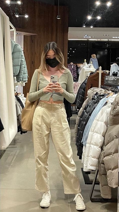 Sage Pants Outfit, Green Fall Outfit, Cream Jeans Outfit, Beige Jeans Outfit, Cream Wide Leg Pants, Cream Pants Outfit, Beige Pants Outfit, Wide Pants Outfit, Sage Green Sweater