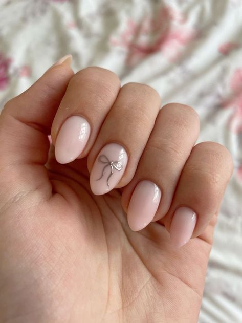 Chrome Simple Nails, Simple Biab Designs, Simple Milky Nails, Milky Biab Nails, Milky Baby Pink Nails, Birthday Nails Biab, Milky Pink Almond Nails Chrome, Silver Simple Nails, Basic Biab Nails