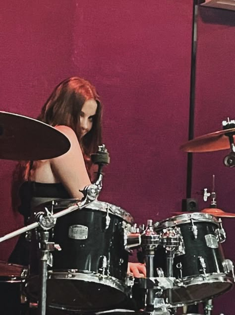 Drummers Girlfriend Aesthetic, Drummer Girlfriend Aesthetic, Drum Girl Aesthetic, Girl Drummer Aesthetic, Drummer Boyfriend Aesthetic, Drummer Girl Aesthetic, Female Drummer Aesthetic, Band Aesthetic Rock, Punk Band Aesthetic