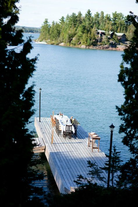 dinner on the dock Summer Suppers, Nice Backyard, Entertaining Dinner, Cabin Rustic, Lake Style, Lakeside Living, Lake Time, 24th Birthday, Lake Living