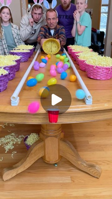 Crazy Challenges, Egg Games For Adults, Crazy Things, Fun Easter Ideas For Kids, Easter Kids Activities, Fun Easter Activities For Older Kids, Games With Easter Eggs, Birthday Morning Ideas For Kids, Egg Drop Challenge For Kids