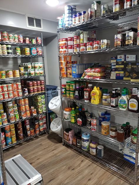 Commercial Pantry Storage, Prepper Basement, Basement Food Storage, Commercial Kitchen Organization, Restaurant Pantry, Coupon Stockpile Organization, Small Pantry Design, Stockpile Organization, Stock Pile Organization