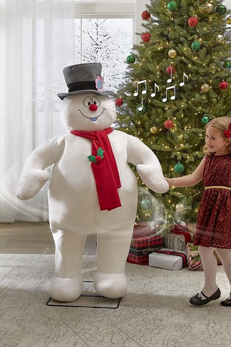 Standing 50 inches tall, this plush animatronic singing and dancing Frosty the Snowman is based on the classic 1969 cartoon Christmas special. Christmas Animatronics, Half Christmas Tree, Holiday Inflatables, Holiday Storage, Luau Theme, Frosty The Snowman, Hammacher Schlemmer, Cartoon Christmas, Frosty The Snowmen