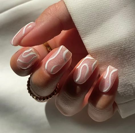 Short Nails With Glitter, Quick Nails, Nails Fancy, Short Coffin Nails Designs, Glitter Nail Designs, Nails With Glitter, Fancy Nails Designs, Casual Nails, Cute Gel Nails