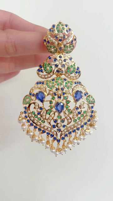 Hyderabadi Jewelry Jadau, Jada Jewellery, Navratan Jewellery, Jadau Jwellery, Big Earrings Gold, Jadau Earrings, Hyderabadi Jewelry, Chand Bali, Pakistani Jewellery