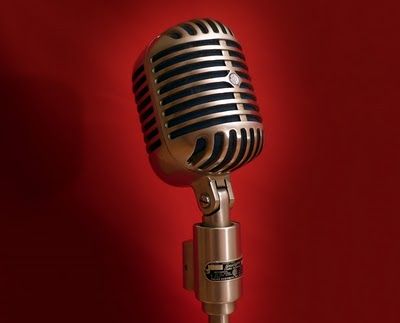 Every jazz/blues singer should have one... Lounge Singer, Old Microphone, Retro Inspiration, Lehenga Red, The Rocky Horror Picture Show, Julie Andrews, Jessica Rabbit, Judy Garland, Vintage Microphone