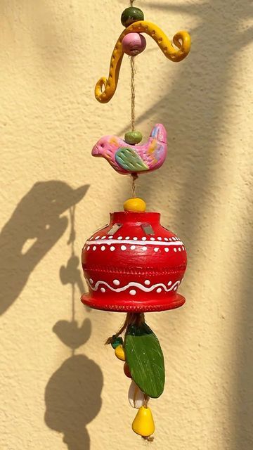 Diy With Kulhad, Kulhad Craft, Kulhad Art, Diy Wall Hanging Crafts, Pot Craft, Diy Awning, Coil Pottery, Bengali Art, Pot Art