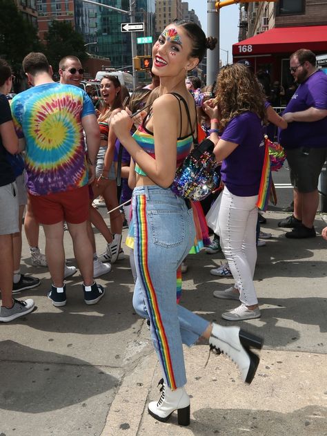 Pride March Outfits, Nyc Pride Outfit, Rainbow Jeans, Parade Outfit, Pride Parade Outfit, Nyc Pride, Gay Outfits, Pride Week, Rainbow Outfit