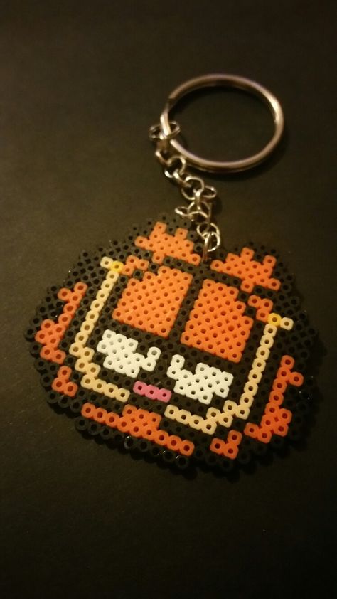 Garfield mini pearler bead keychain Pearl Beads Keychain, Perler Beads Cute Kawaii, Garfield Bead Pattern, Tiny Perler Bead Patterns Food, Cool Things To Make With Perler Beads, Perler Bead Patterns Garfield, Cute Perler Designs, Pyssla Keychain, Fusion Beads Patterns