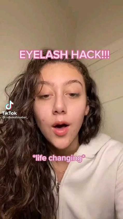 How To Get Naturally Long Eyelashes, How To Make It Look Like You Have Mascara On, How To Do Lashes Without Mascara, How To Get Natural Curled Lashes, Eyelash Hacks Curl, How To Have Curly Eyelashes, How To Make Your Lashes Look Longer Without Mascara, How To Make Your Lashes Curl Naturally, How To Get Darker Eyelashes